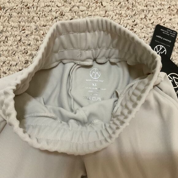 Move Theology greatest Jogger Cream Size XS - Picture 7 of 9